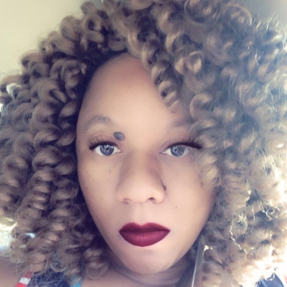 Meet your Posher, Nekemia - Picture 1 of 1